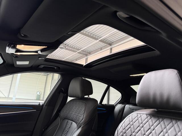 BMW 5-SERIE 545e xDrive Business Edition Plus I M-Sport I Schuifdak I Laser I Integral Active Steering I Comfortstoelen I Massage