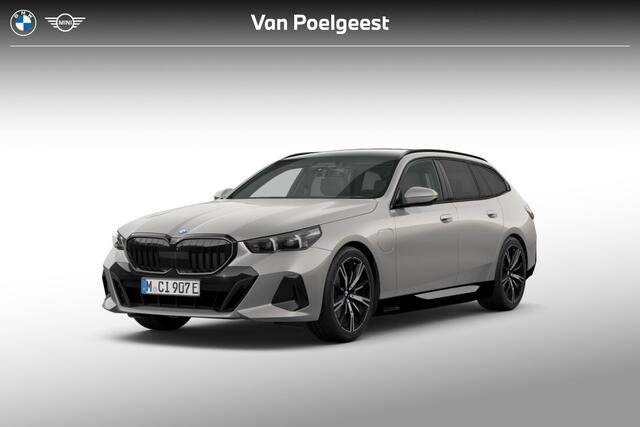 BMW 5-SERIE Touring 530e M Sport Edition | M Sportpakket Pro | Innovation Pack | Travel Pack | Comfort Pack | Trekhaak