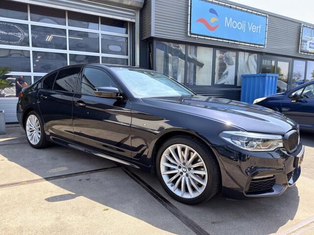 BMW 5-SERIE 530e iPerf M-pakket Schuifdak 360*! Inruil mogelijk!