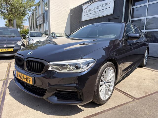 BMW 5-SERIE 530e iPerf M-pakket Schuifdak 360*! Inruil mogelijk!