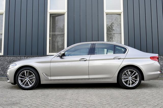 BMW 5-SERIE 520i High Executive Edition Rijklaarprijs-Garantie Leder Navigatie Trekhaak Schuifdak Led Camera