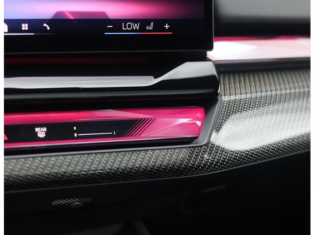 BMW 5-SERIE Touring 550e xDrive | M Performance - Trekhaak - Bowers & Wilkins