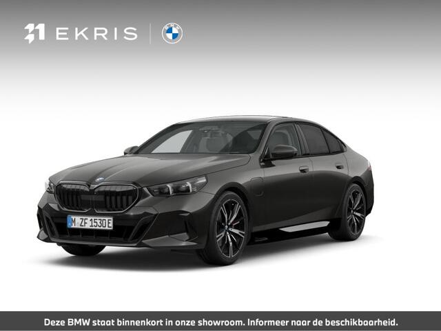 BMW 5-SERIE Sedan 530e | M Sportpakket Pro | Bower & Wilkins | Trekhaak | Pano | Comfort Access