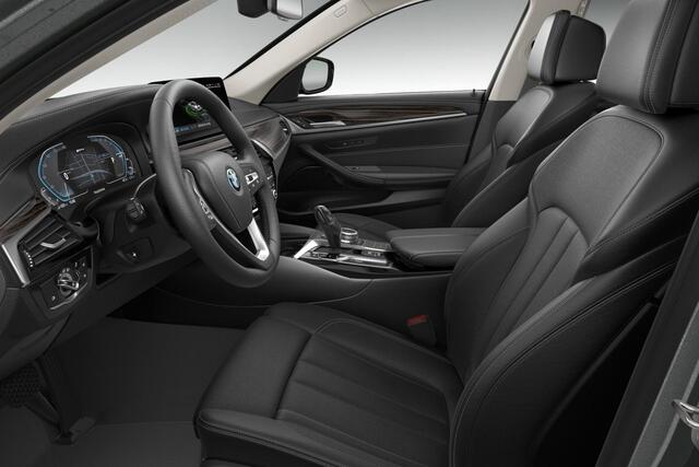 BMW 5-SERIE Sedan 530e High Executive | M Sport | Panoramadak | head-up display