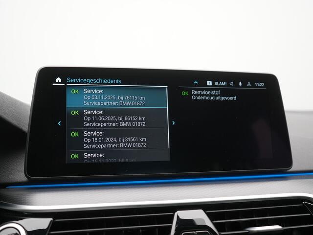 BMW 5-SERIE Touring 530e M Sport PHEV 293pk Dealer O.H. | Trekhaak Af Fabriek | Panodak | Head Up | Adaptive Cruise | Camera | Lederen Sportstoelen Memory & Verwarmd | Sfeerverlichting | Blis | Stuur Verwarmd | Apple Carplay | Navigatie | DAB | Plug In Hybrid |