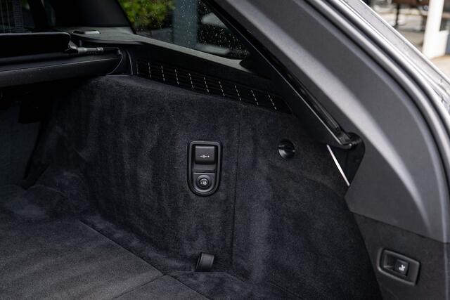 BMW 5-SERIE 530 BMW 530e xDrive Touring M Sport | Panorama | Comfort Seats | Trekhaak | Leder Dash. | Harman/Kardon | Driving Ass. Prof. | 360 Camera | Laser |