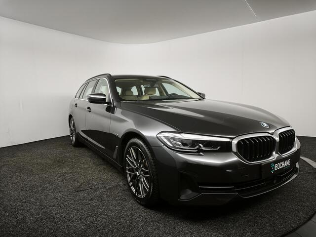 BMW 5-SERIE Touring 530e Business Edition Plus 292PK | Cruise Control adaptief | Navigatie | Lederen Bekleding | Achteruitrijcamera | Trekhaak