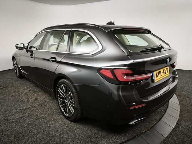 BMW 5-SERIE Touring 530e Business Edition Plus 292PK | Cruise Control adaptief | Navigatie | Lederen Bekleding | Achteruitrijcamera | Trekhaak