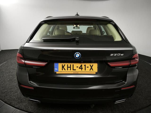 BMW 5-SERIE Touring 530e Business Edition Plus 292PK | Cruise Control adaptief | Navigatie | Lederen Bekleding | Achteruitrijcamera | Trekhaak