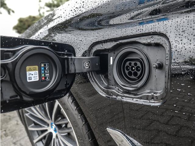 BMW 5-SERIE 530e Limousine ** LASER, LEDER, NAVI+, HuD, 19-inch LMV, KEYLESS, ALARM ** UNFALLFREI ** ** INFORMEER OOK NAAR ONZE AANTREKKELIJKE FINANCIAL-LEASE TARIEVEN **