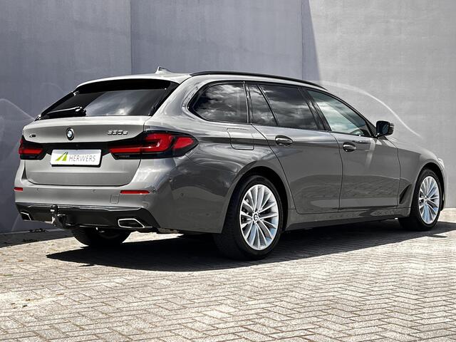 BMW 5-SERIE 530e xDrive Luxury Line / Dealer onderhouden / Accu SoH 90 % / EAER 52 km / 2.000 kg Elektrische trekhaak / Elektrische stoelen & klep / Stuur- en stoelverwarming / Apple Carplay Android / 18" LM wielen & All Season banden /