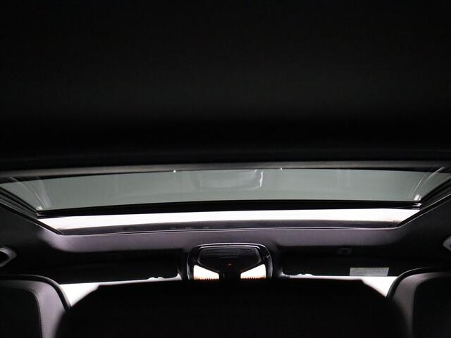 BMW 5-SERIE Touring 530e Business Edition Plus | Laser Koplampen! | Panoramadak | Trekhaak!