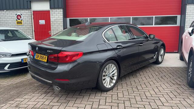BMW 5-SERIE 520i High Executive ZEER MOOI! / FULL LED / 360GR CAMERA / STOELVERW / CLIMA / PDC / BLUETOOTH / CRUISE / NL-AUTO
