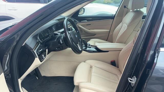 BMW 5-SERIE 520i High Executive ZEER MOOI! / FULL LED / 360GR CAMERA / STOELVERW / CLIMA / PDC / BLUETOOTH / CRUISE / NL-AUTO