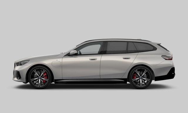 BMW 5-SERIE Touring 550e xDrive M-Sport | Panoramadak | Bowers Wilkins | Stoelventilatie | CoPilot
