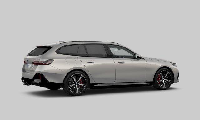 BMW 5-SERIE Touring 550e xDrive M-Sport | Panoramadak | Bowers Wilkins | Stoelventilatie | CoPilot