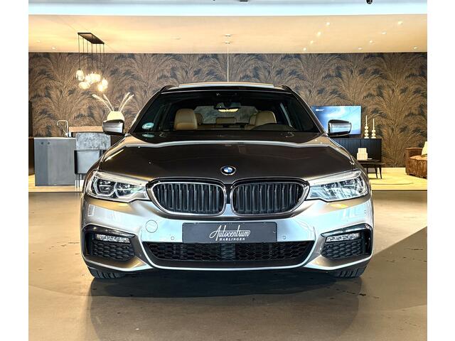 BMW 5-SERIE Touring 520i M-Sportpakket I 20" I Pano I Head-Up