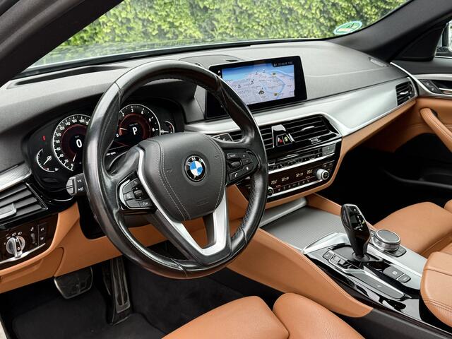 BMW 5-SERIE Touring 520i M-Sportpakket I 20" I Pano I Head-Up