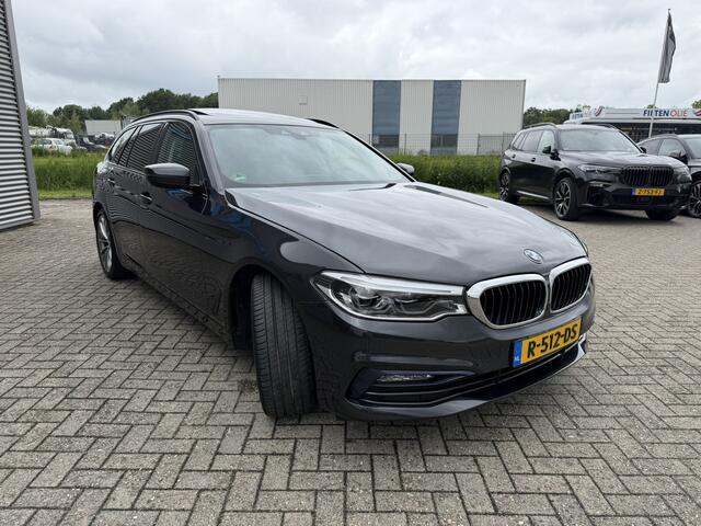 BMW 5-SERIE Touring 530i Executive Sport Line Head-Up Display Panoramadak LED DAB Achteruitrijcamera 19 Inch Leder Elek. Kofferklep