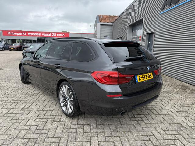 BMW 5-SERIE Touring 530i Executive Sport Line Head-Up Display Panoramadak LED DAB Achteruitrijcamera 19 Inch Leder Elek. Kofferklep