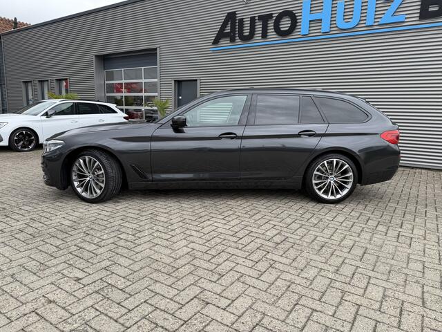 BMW 5-SERIE Touring 530i Executive Sport Line Head-Up Display Panoramadak LED DAB Achteruitrijcamera 19 Inch Leder Elek. Kofferklep