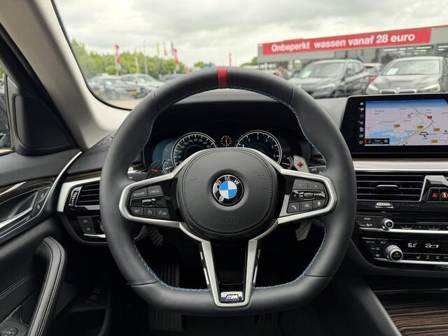 BMW 5-SERIE Touring 530i Executive Sport Line Head-Up Display Panoramadak LED DAB Achteruitrijcamera 19 Inch Leder Elek. Kofferklep