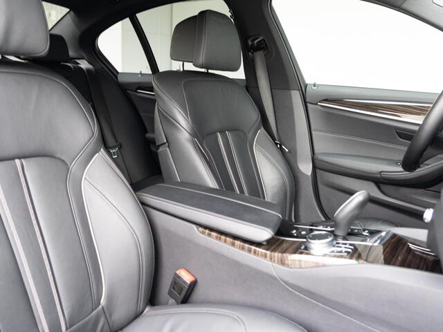 BMW 5-SERIE Sedan 530e | High Executive | M Sportpakket | Stoelverwarming | PDC | 19'' | Trekhaak