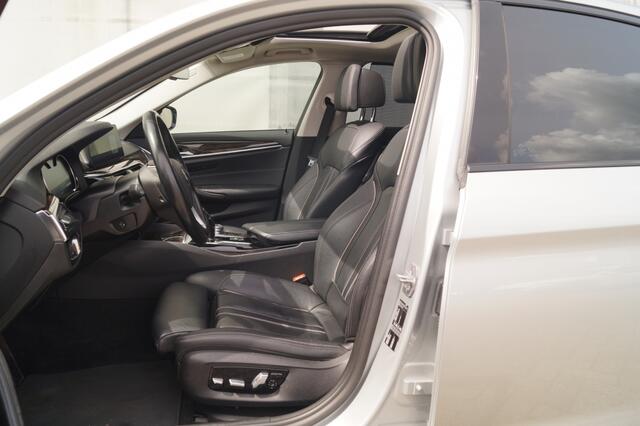 BMW 5-SERIE 520d Automaat Luxury Line High -S.DAK-LEER-ECC-