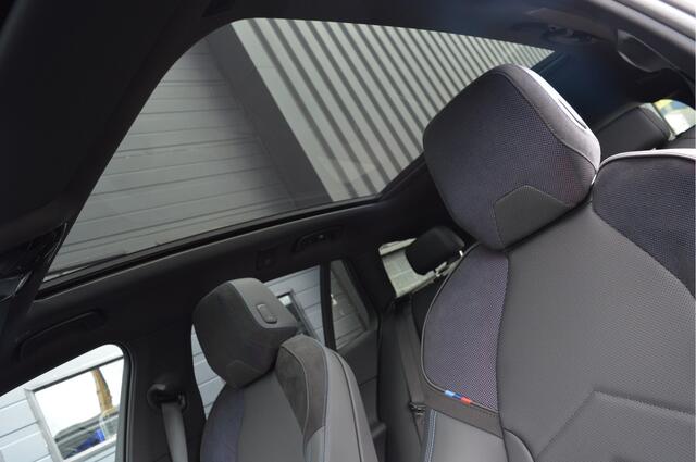 BMW 5-SERIE Touring 520i | M-PAKKET | PANO | ACC | CAM | H&K | TREKHAAK |