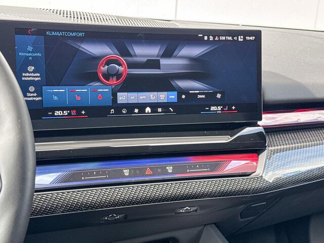 BMW 5-SERIE Touring M5 20 inch / Glazendak / Drivers Pack / Driving Assistant Prof / Getinte Ramen / Stuurwielrand verwarming
