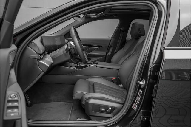 BMW 5-SERIE 530e M-Sport Pro Pano Iconic Glow H/K Camera 20"