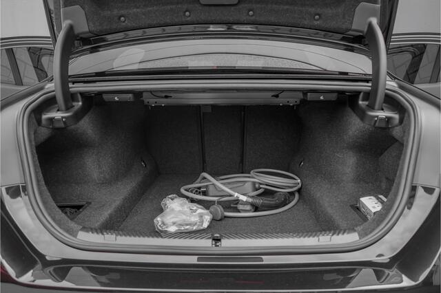 BMW 5-SERIE 530e M-Sport Pro Pano Iconic Glow H/K Camera 20"