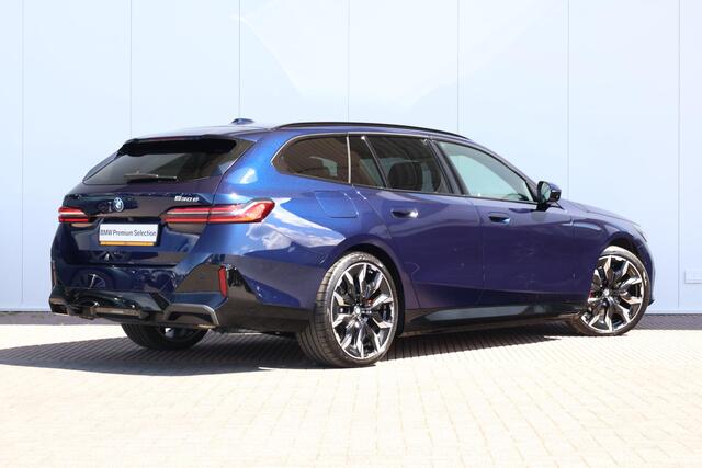 BMW 5-SERIE Touring 530e M Sport Edition M Sportpakket Pro | Comfort Access | Trekhaak | panoramadak | Driving Assistant Professional | Bowers & Wilkins