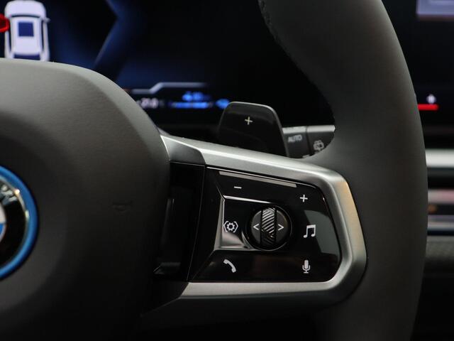 BMW 5-SERIE Touring 530e M Sport Edition | M Sportpakket Pro | Travel Pack | Innovation Pack | Trekhaak | Panoramadak | Comfortstoelen | Driving Assistant Plus | Bowers & Wilkins | 20''