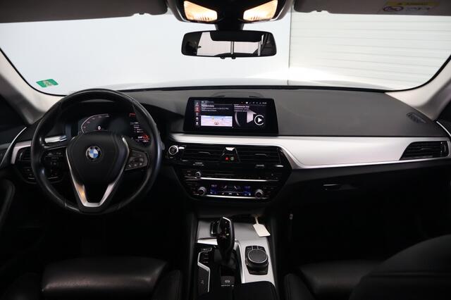 BMW 5-SERIE Touring 520i High Executive 184pk | Carplay | LED | Leder | Memory