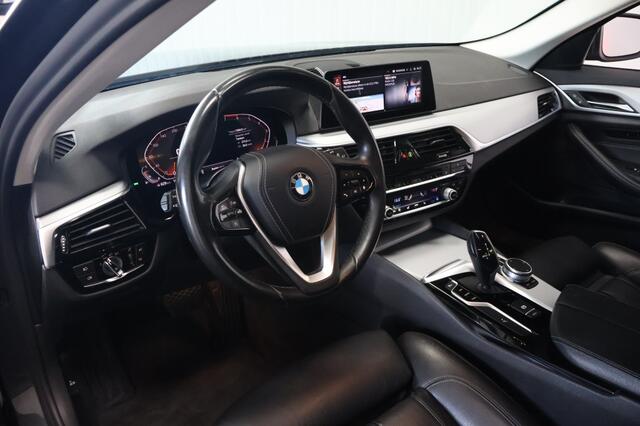 BMW 5-SERIE Touring 520i High Executive 184pk | Carplay | LED | Leder | Memory