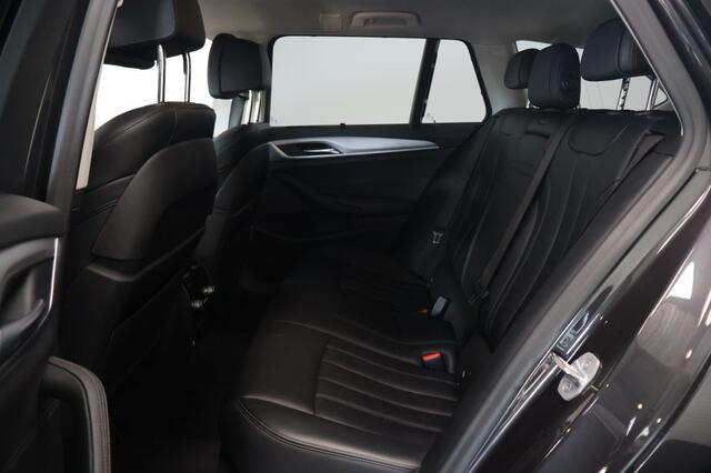 BMW 5-SERIE Touring 520i High Executive 184pk | Carplay | LED | Leder | Memory