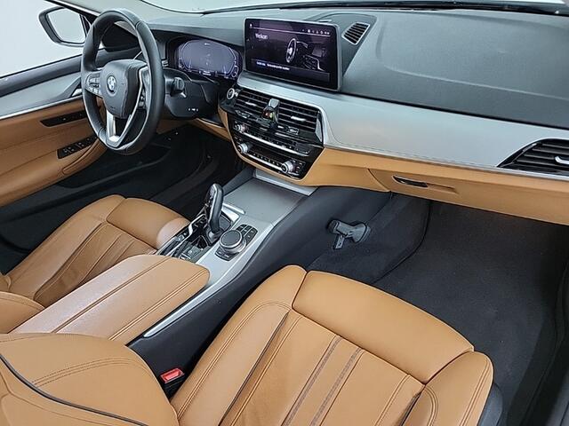 BMW 5-SERIE 545e xDrive Business Edition Plus 1e-Eig. & Dealer-Onderh. BOVAG-Garantie. NL-Auto.