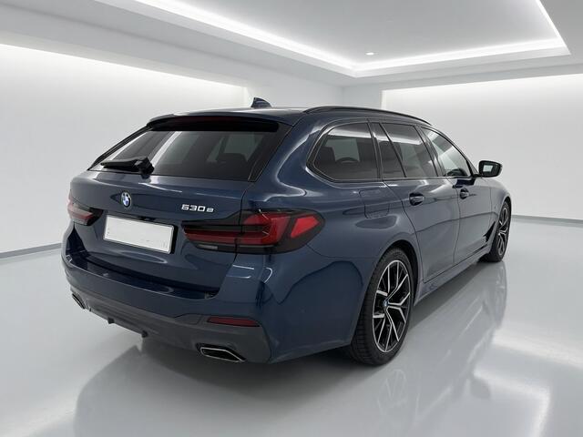 BMW 5-SERIE Touring 530e M-Sport Pro | M-Stoelen | Panorama | Harman Kardon | Trekhaak | Laserlight | Head-Up