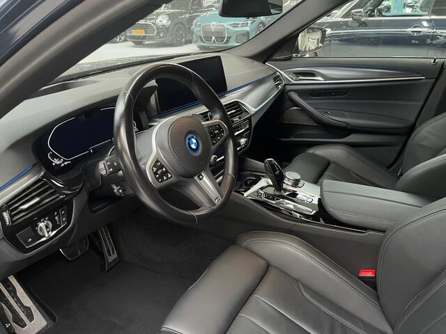 BMW 5-SERIE Touring 530e M-Sport Pro | M-Stoelen | Panorama | Harman Kardon | Trekhaak | Laserlight | Head-Up