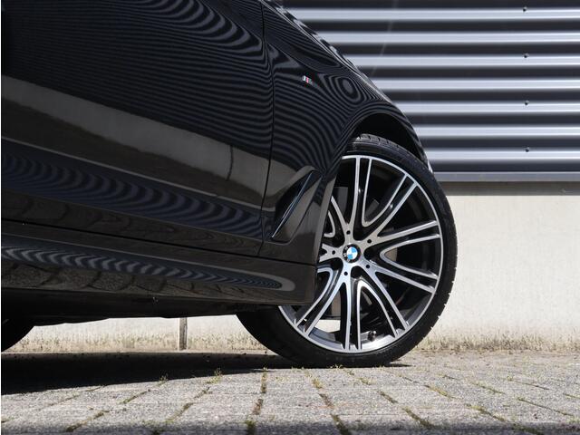 BMW 5-SERIE Sedan 540i | High Executive | M Sportpakket | Panodak | Harman Kardon | Driving Assistant Plus | Soft Close | Parking Assistant Plus | 20'' LMV