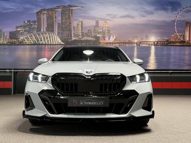 BMW 5-SERIE 520i M-Sport|ShadowLine|Panorama|H/K|208PK