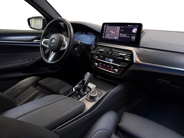 BMW 5-SERIE Touring 530e xDrive M-Sport I Shadowline I Leder I 360 Camera I Luchtvering achter