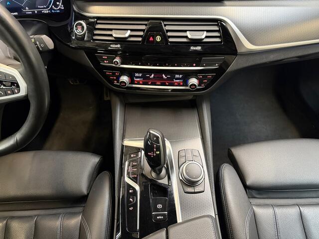 BMW 5-SERIE Touring 530e xDrive M-Sport I Shadowline I Leder I 360 Camera I Luchtvering achter
