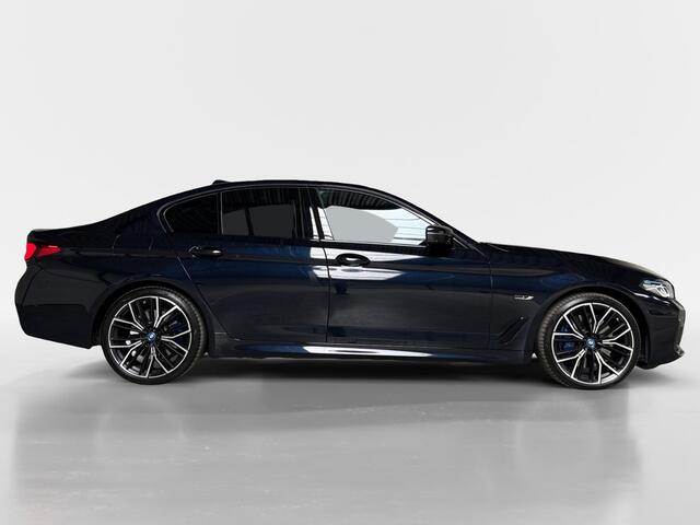 BMW 5-SERIE 545e xDrive Business Edition Plus I M-Sport I Schuifdak I Laser I Integral Active Steering I Comfortstoelen I Massage