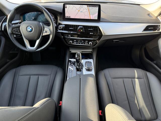 BMW 5-SERIE Touring 5 Serie Touring 530e High Executive I Trekhaak I Leder I Camera
