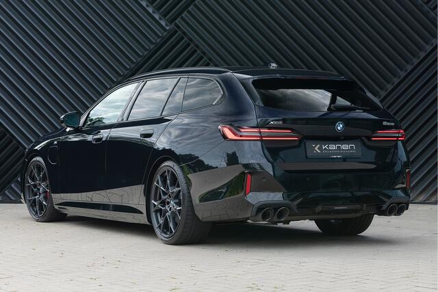 BMW 5-SERIE Touring 550e xDrive M-Sport Pro ACC M Stoel Bowers&Wilkens Pano Acc Headup Stoelvent. Shadow Trekhaak