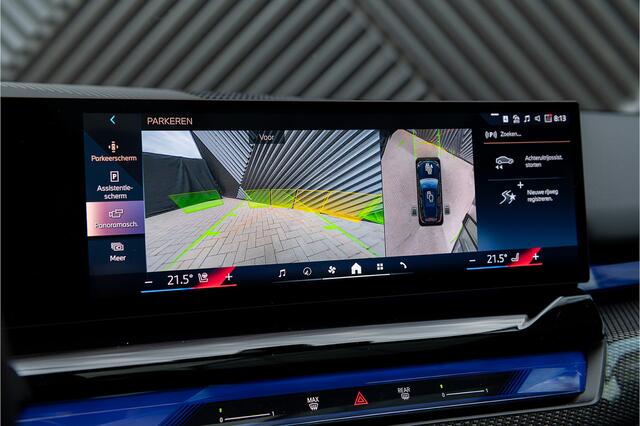 BMW 5-SERIE Touring 550e xDrive M-Sport Pro ACC M Stoel Bowers&Wilkens Pano Acc Headup Stoelvent. Shadow Trekhaak