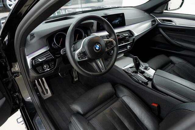 BMW 5-SERIE Touring M550d xDrive Standkachel, 360, Head-Up, 2e Eig!