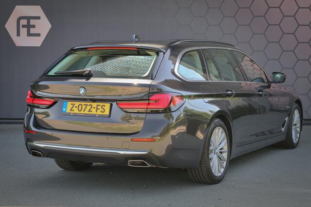 BMW 5-SERIE Touring 530e Business Edition Plus ADAPTIVE | MEMORY | STOELVERWARMING VOOR + ACHTER | PANORAMADAK | CARPLAY | LASERLIGHTS | HEAD UP | TREKHAAK |